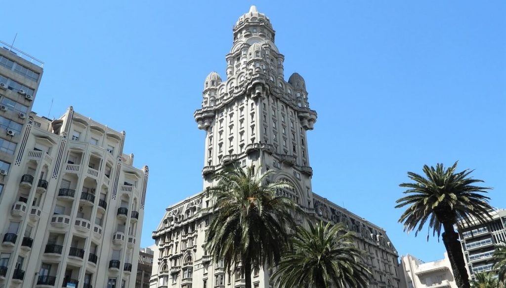 Dónde alojarse en Montevideo: mejores barrios y hoteles | Viajar Viviendo