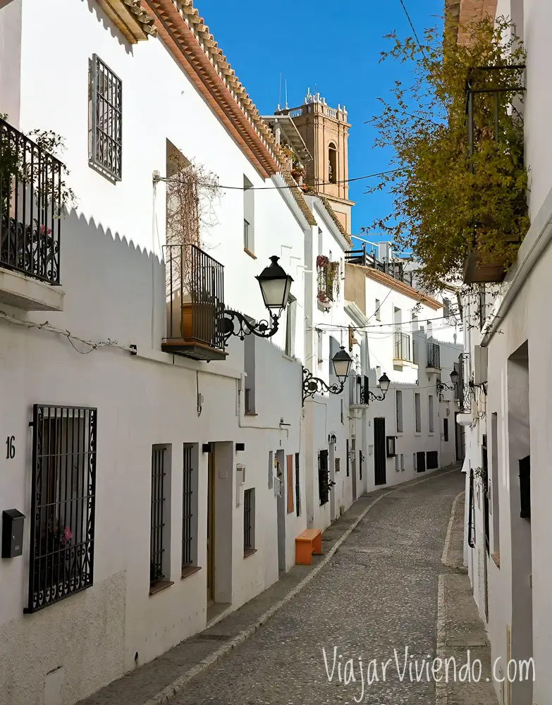 calle en el casco antiguo de Altea