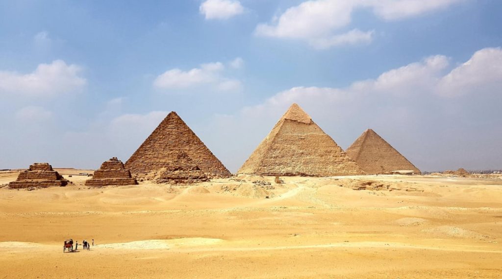 donde viajar en febrero piramides de egipto
