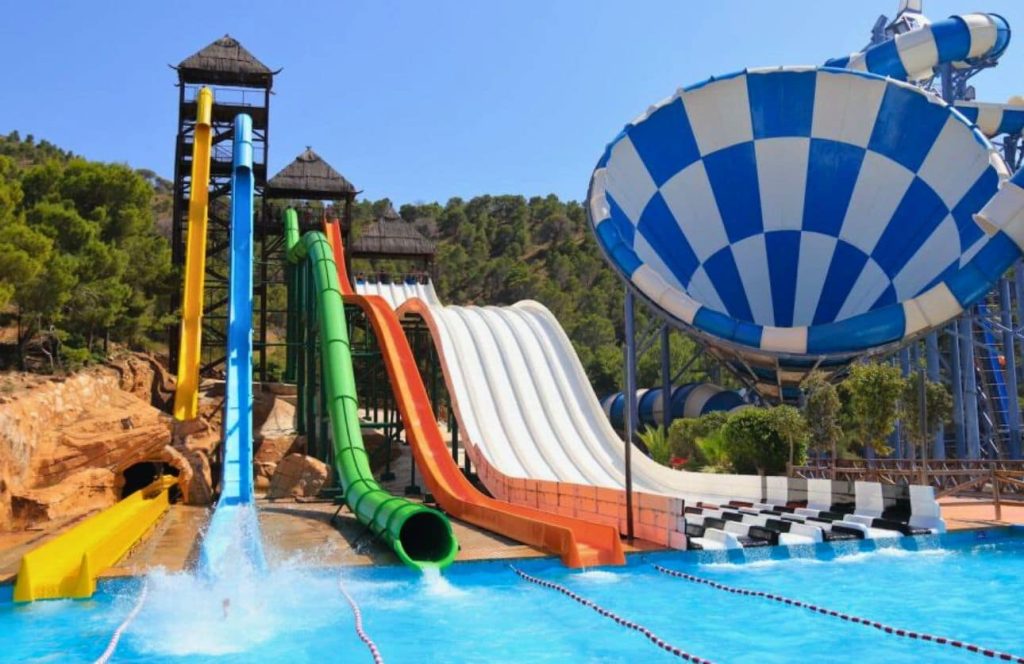 parque acuatico en benidorm aqualandia