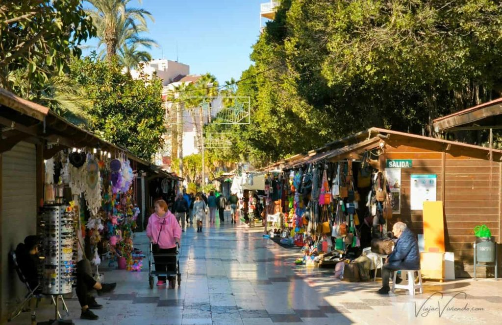 paseo hippie de torrevieja