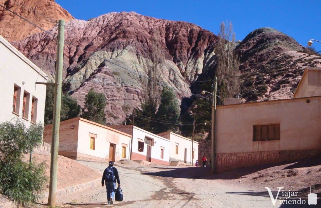 alojarse en purmamarca jujuy con vista cerro 7 colores