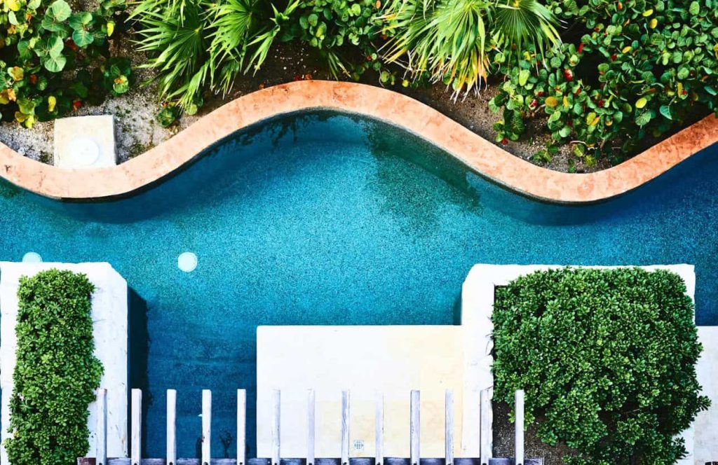 piscina del hotel secrets con todo incluido en costa mujeres