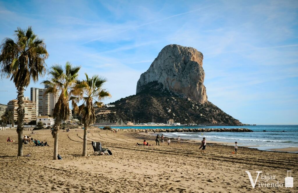 playa en calpe de las mejores playas de la costa blanca en alicante