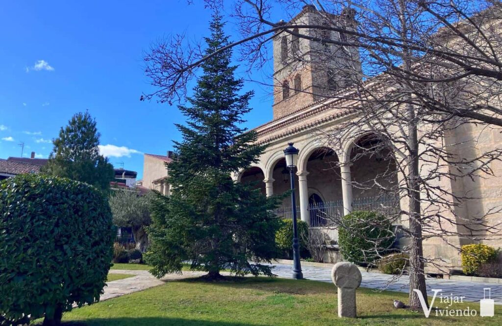jardin de la iglesia de manzanares el real