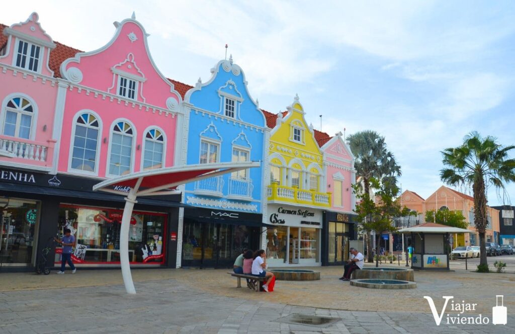 alojamientos en oranjestad casas de colores