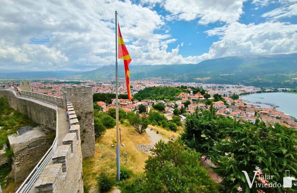 vistas de ohrid desde la muralla de la fortaleza de samuel