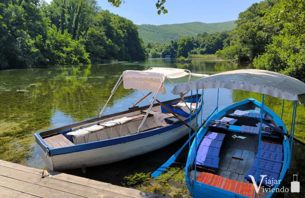 paseos en bote por el rio crn drim y sus manantiales
