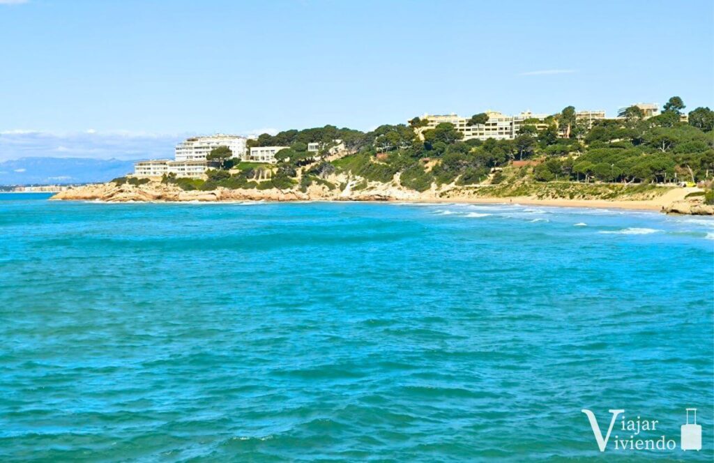 vistas de playa llarga en salou