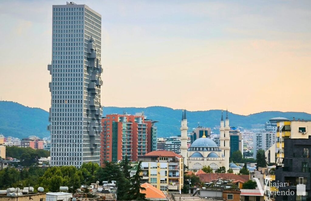 barrios donde alojarse en tirana