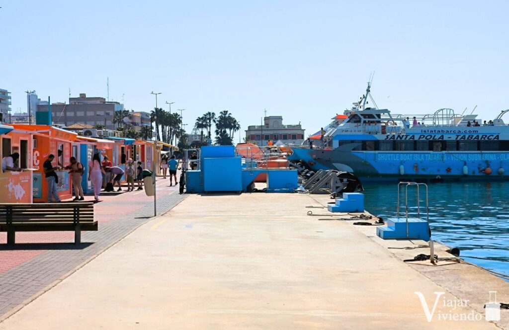ferry a tabarca desde santa pola en el puerto