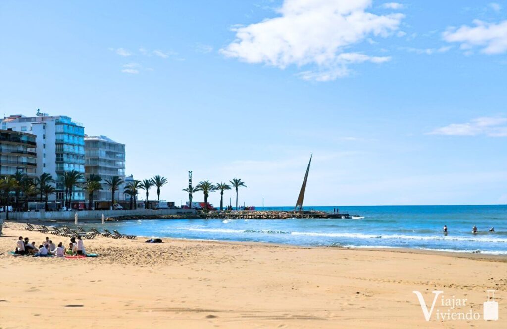 playa en la zona est o de levante en salou