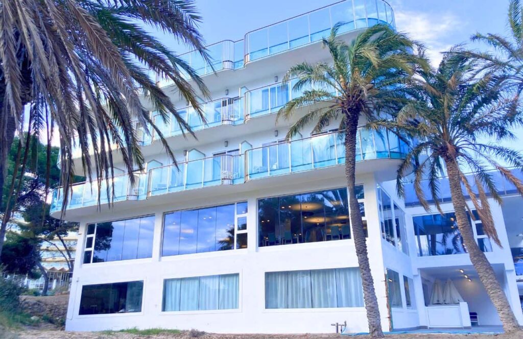 balcones con vista al mar del hotel best cap salou