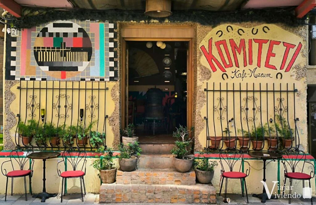bar en el centro de tirana donde beber el mejor raki