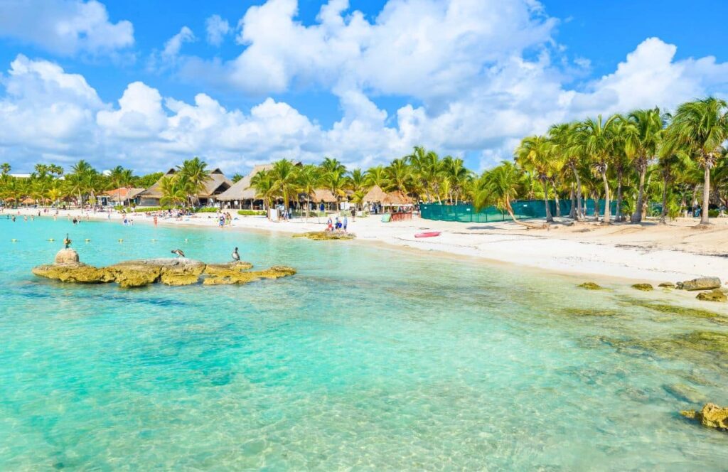 alojarse en la riviera maya en playa akumal