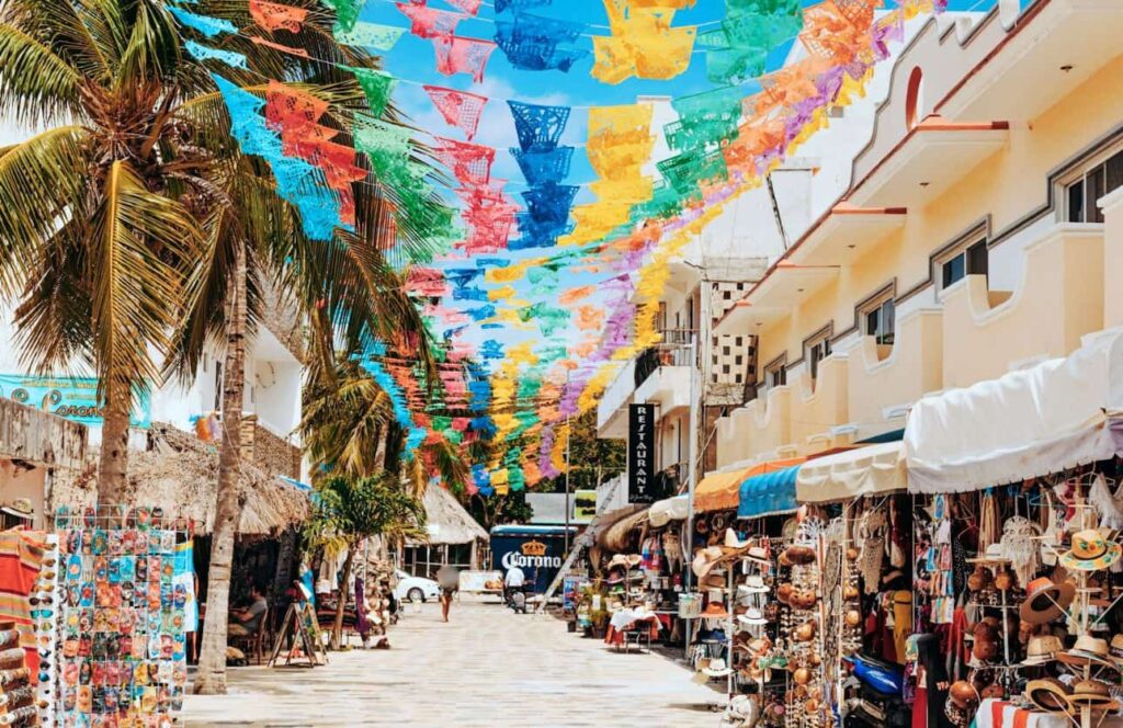 pedestrian zone in downtown Playa del Carmen