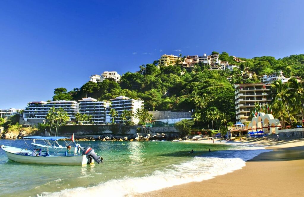 donde alojarse en puerto vallarta en playa mismaloya