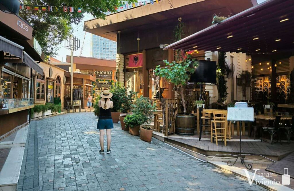 mercado en el castillo de tirana