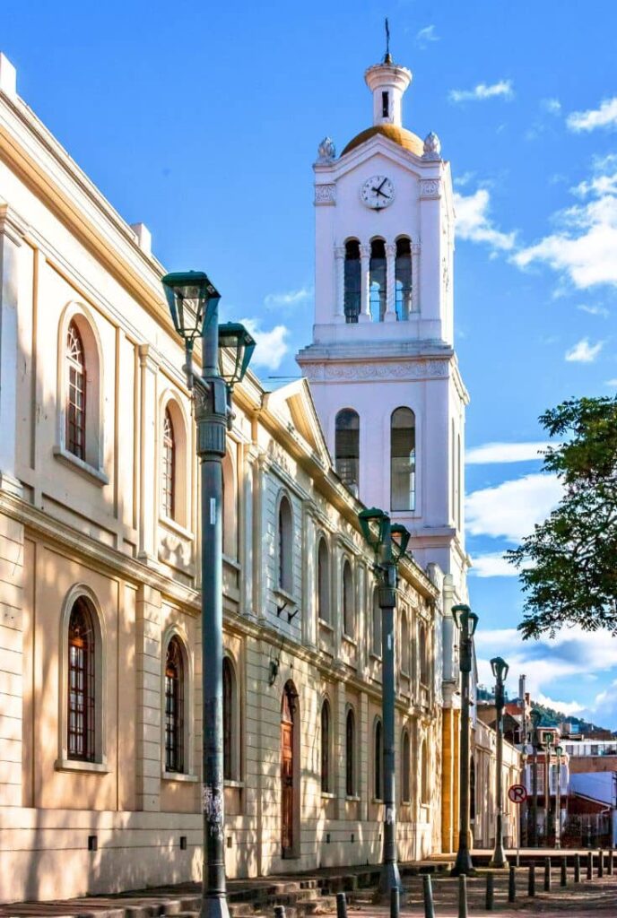 iglesia de santa barbara en usaquen al norte de bogota