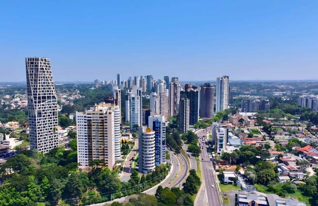 skyline de la ciudad de curitiba brasil
