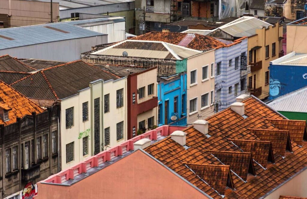 hostales donde dormir barato en curitiba