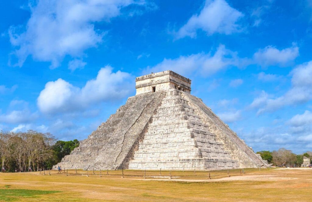 piramide en la excursion a chichen itza desde cancun