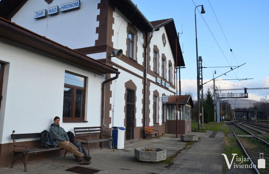 estacion de trenes de ziar nad hronom para llegar a banska stiavnica
