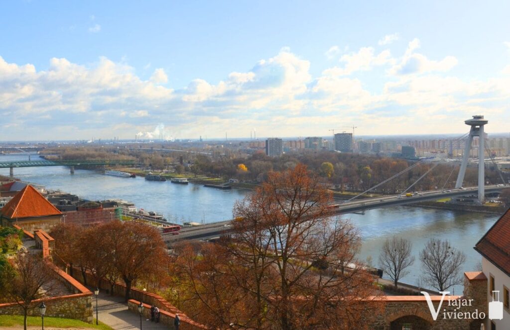 vistas de bratislava y el rio desde el castillo