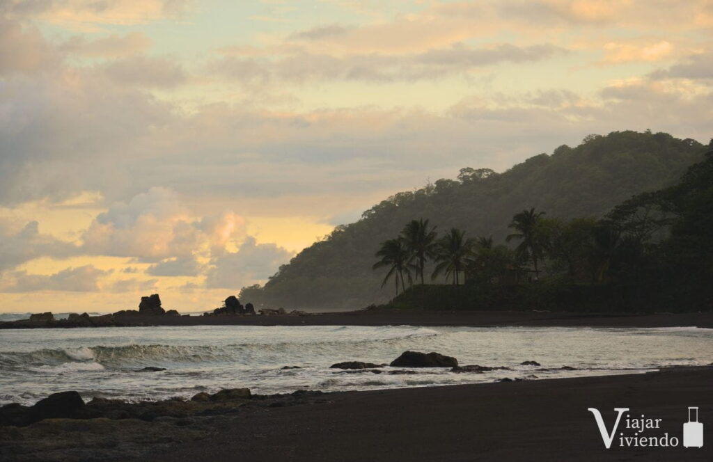 atardecer en la playa de cambutal