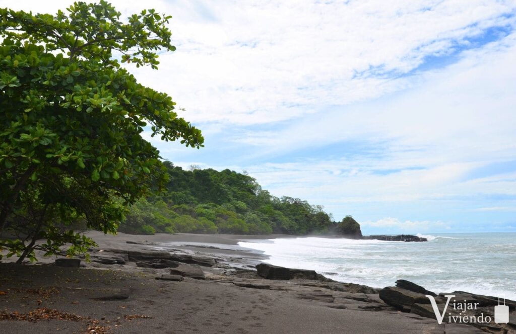playa desierta en cambutal