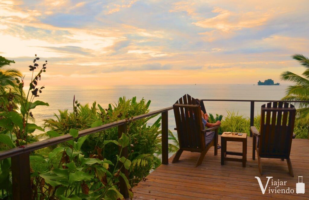 atardecer con vistas al mar en el alojamiento de bocas del toro