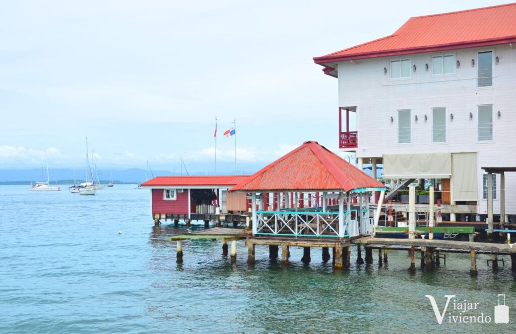 hotel en isla colon con vistas al mar divers