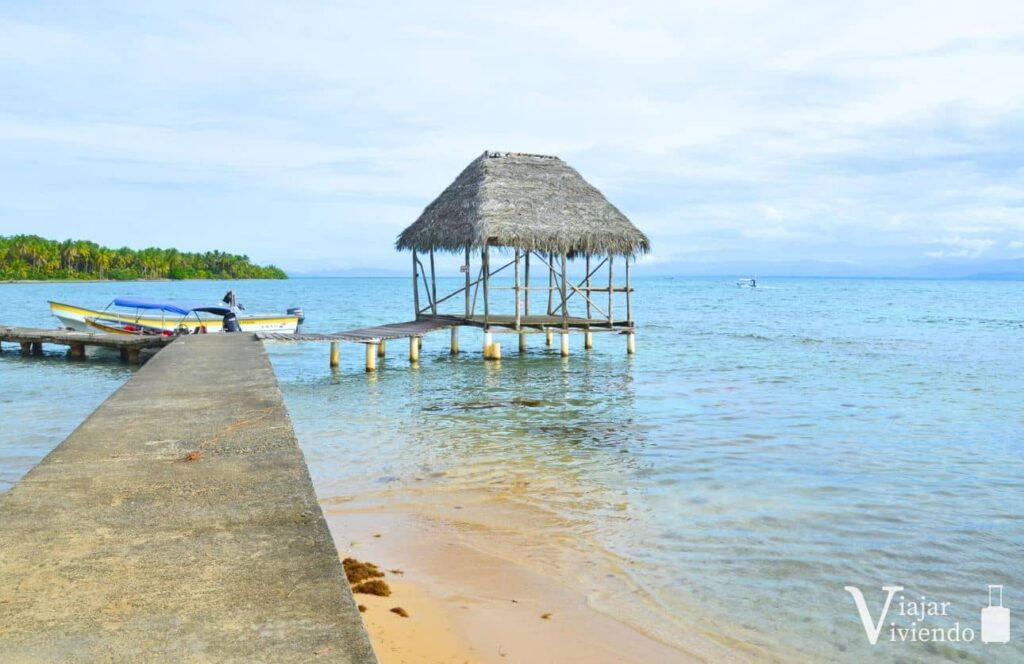 muelle en boca del drago isla colon