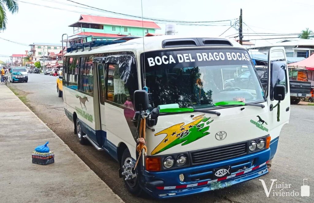 autobus desde el parque central a boca del drago en isla colon