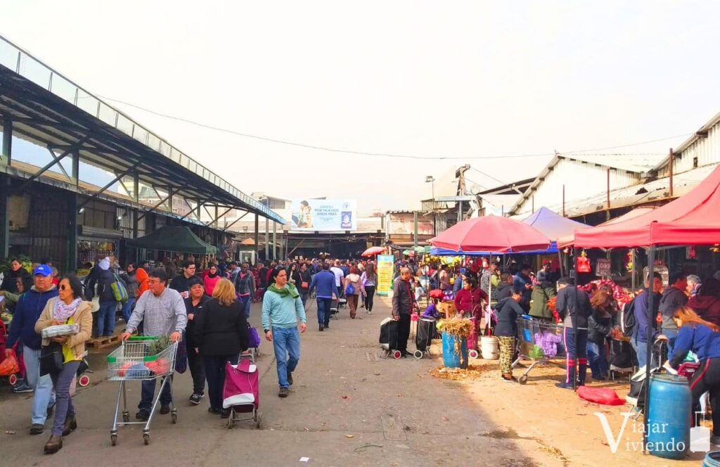 alrededores de los mercados populares de santiago de chile