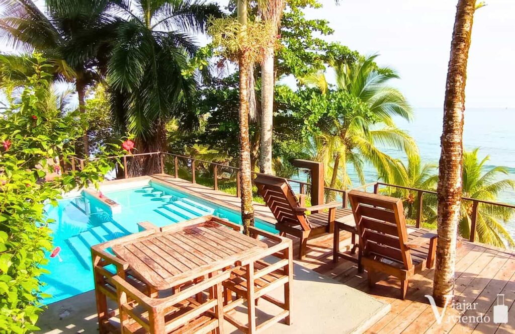 alojamiento con piscina en el itinerario por panama