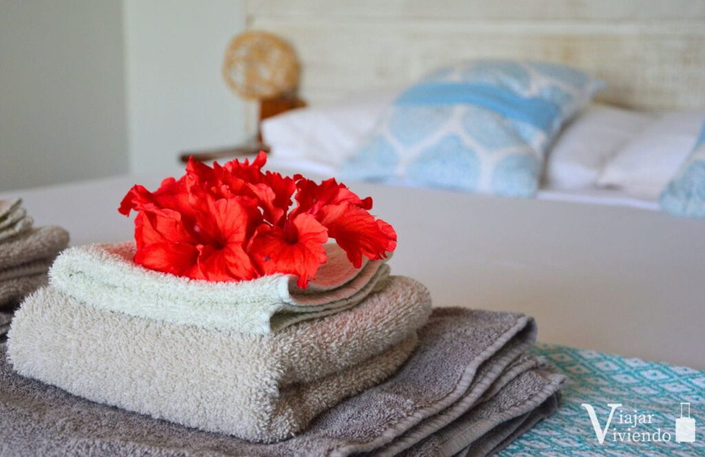habitacion del hotel bird island en bocas del toro