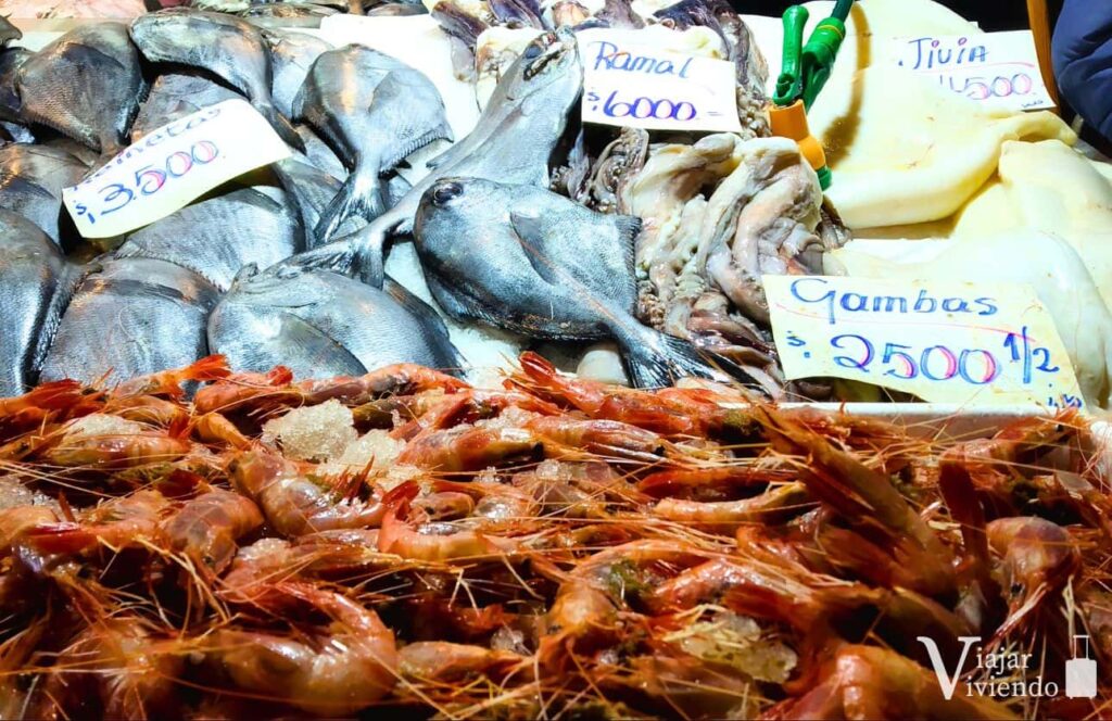 pescado y mariscos en el mercado central de santiago de chile