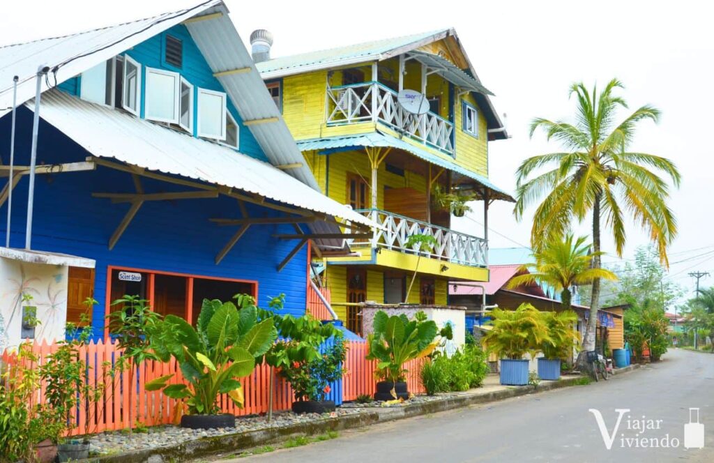 casas de colores en bocas town en bocas del toro