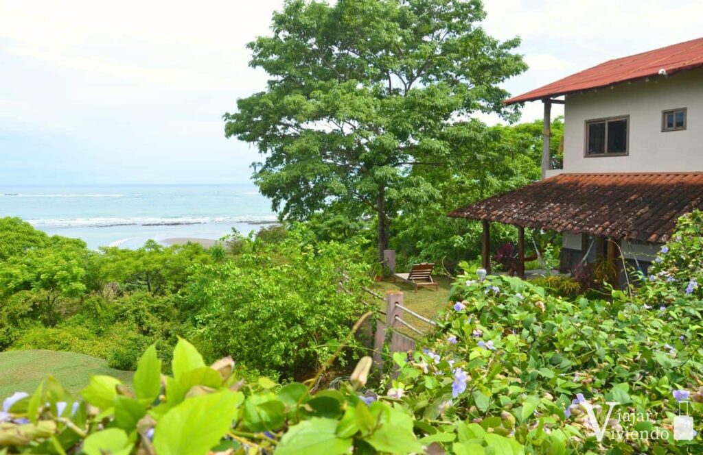 hotel con vistas al mar en la ruta por panama cambutal