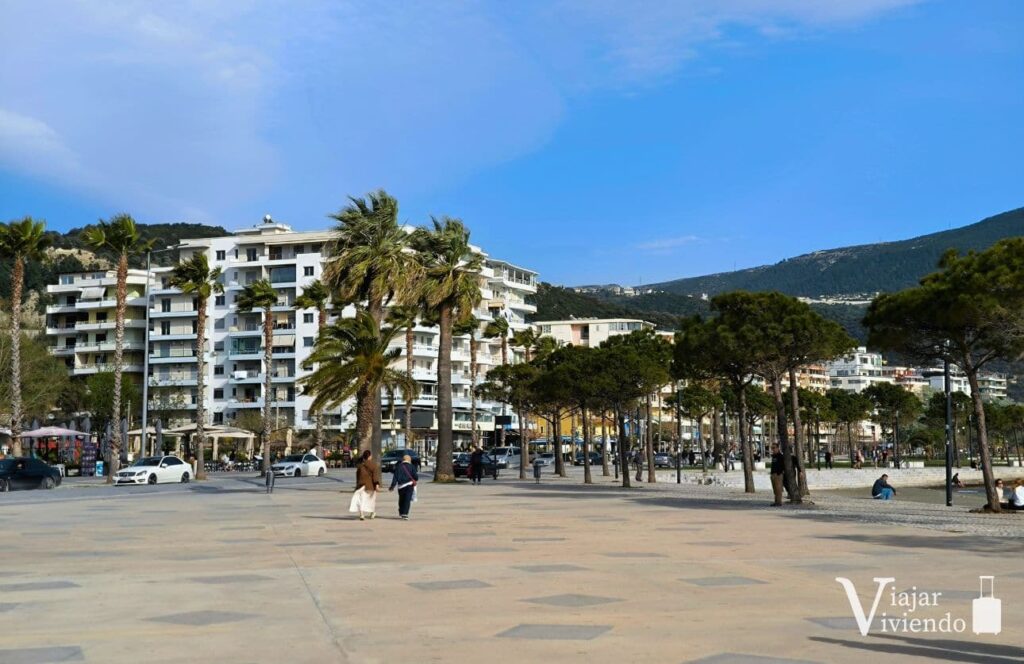 paseo maritimo lungomare junto a la famosa zona de Skele donde dormir