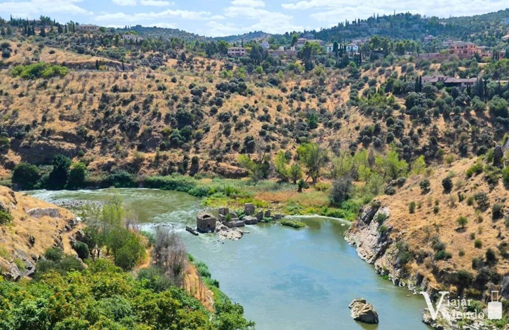 alojarse en toledo en los cigarrales con vistas al rio tajo