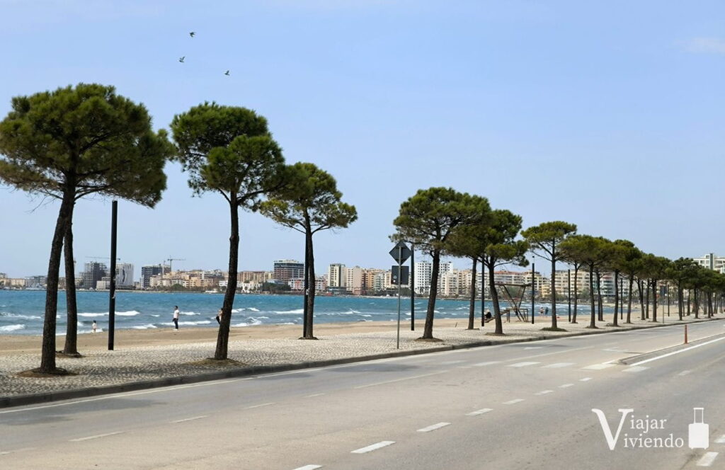 paseo maritimo de lungomare y alojamientos en vlore