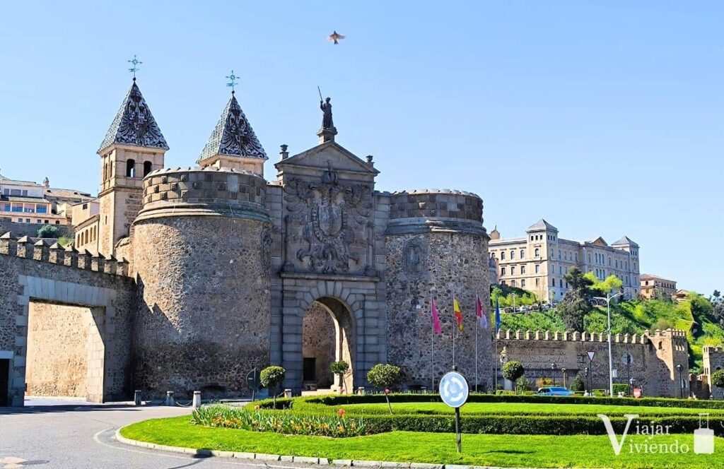 la puerta de bisagra en toledo