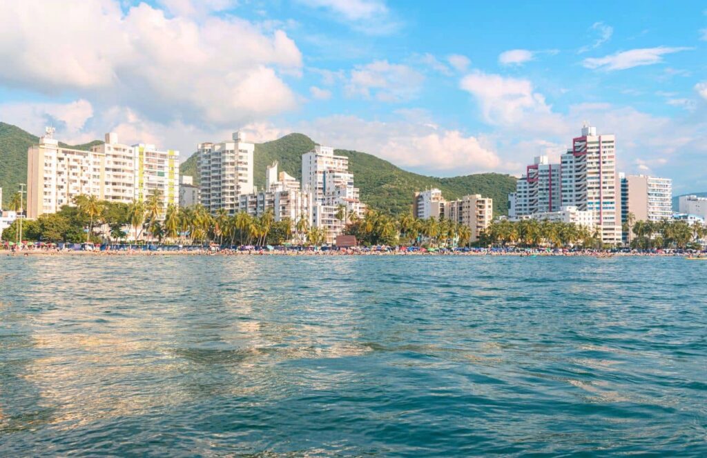 playa el rodadero donde alojarse en santa marta