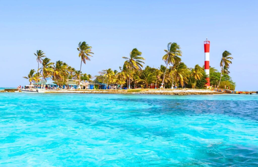 vistas al llegar a la isla haynes cay uno de los imperdibles de san andres